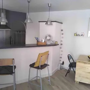 Agreable Maison De Village 57m2 Au Coeur Du Thor Le Thor