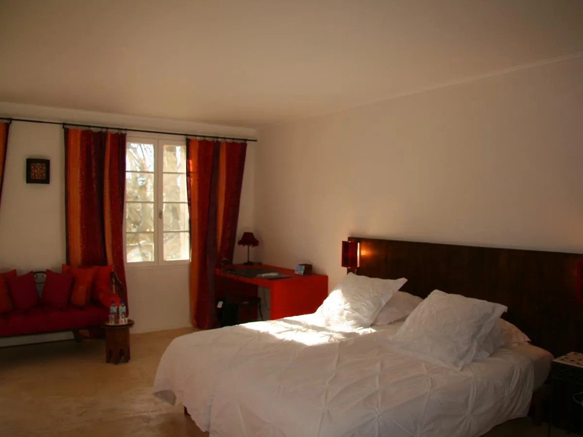 Couleur Lavande Le Thor 3*,  France
